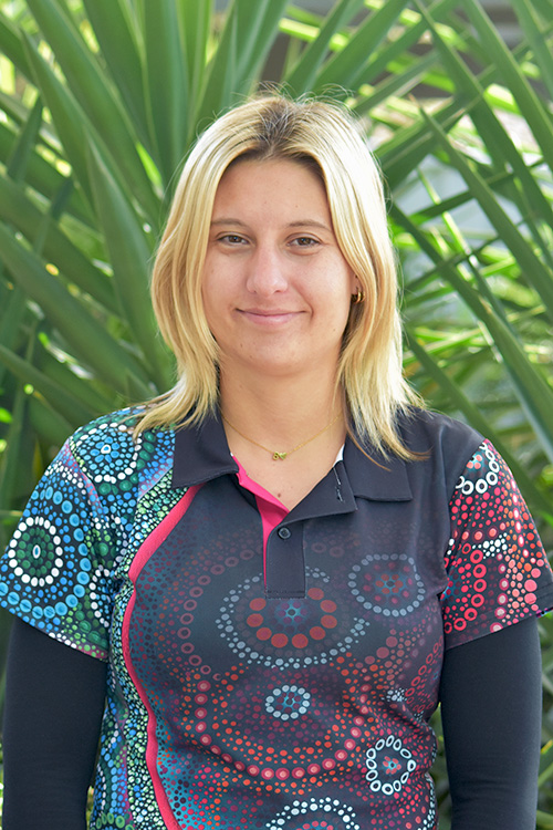 Holly_Tracey_750x500